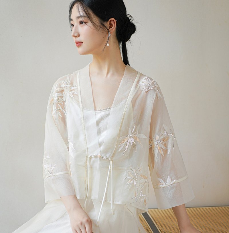 【桑蠶絲】新中式復古中國風 刺繡薄款/外披/吊帶/半裙 - 女上衣/長袖上衣 - 絲．絹 白色