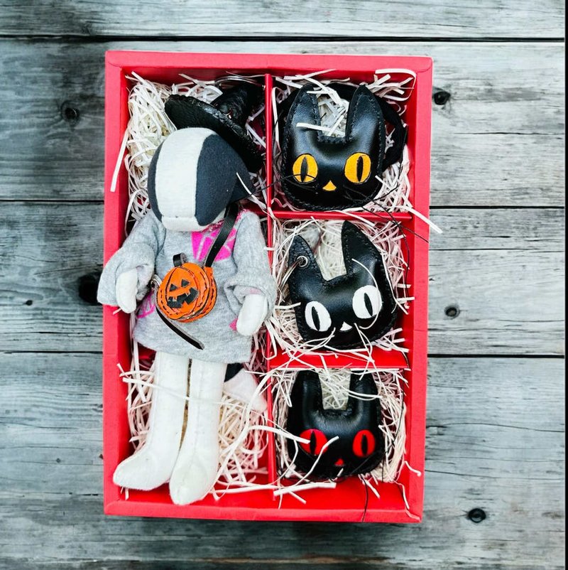 Halloween Gift Box — Special Value Set with Free Bull Terrier Plushie - 其他 - 真皮 黑色