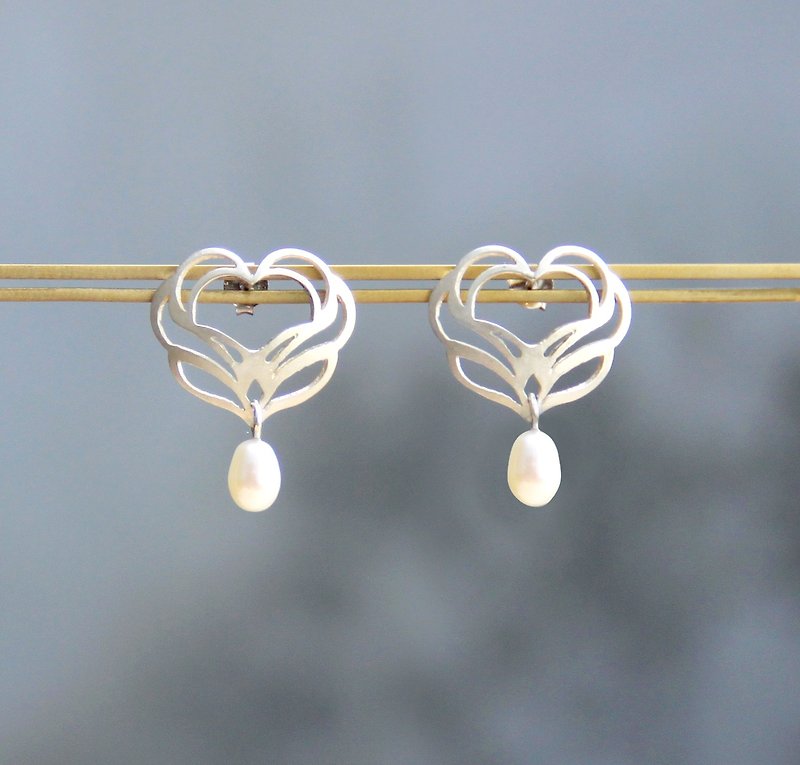 花蕾系列 - 花蕾水滴珍珠 - 925純銀手作耳環 - 耳環/耳夾 - 其他金屬 白色