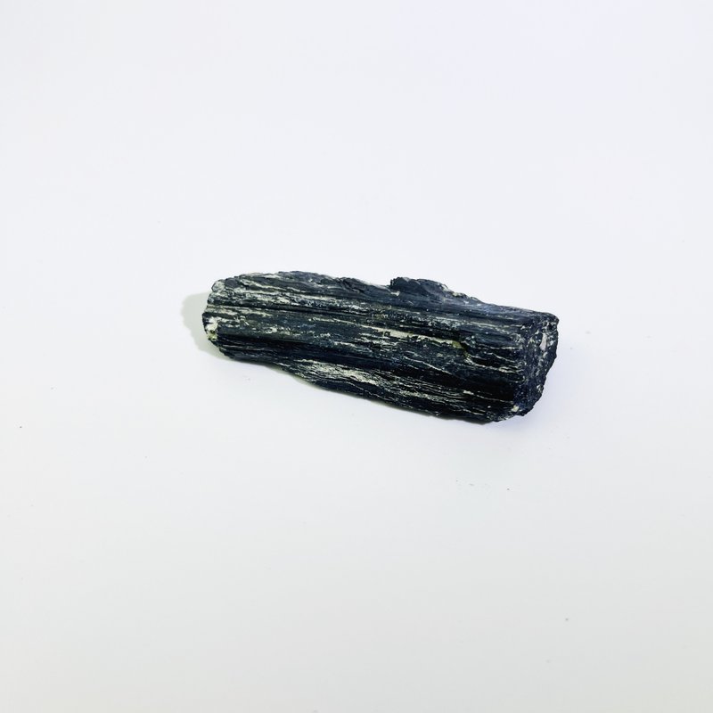 Symbiotic black tourmaline ore to ward off evil spirits, pray for blessings, and protect against villains 0033 - Fragrances - Gemstone Black