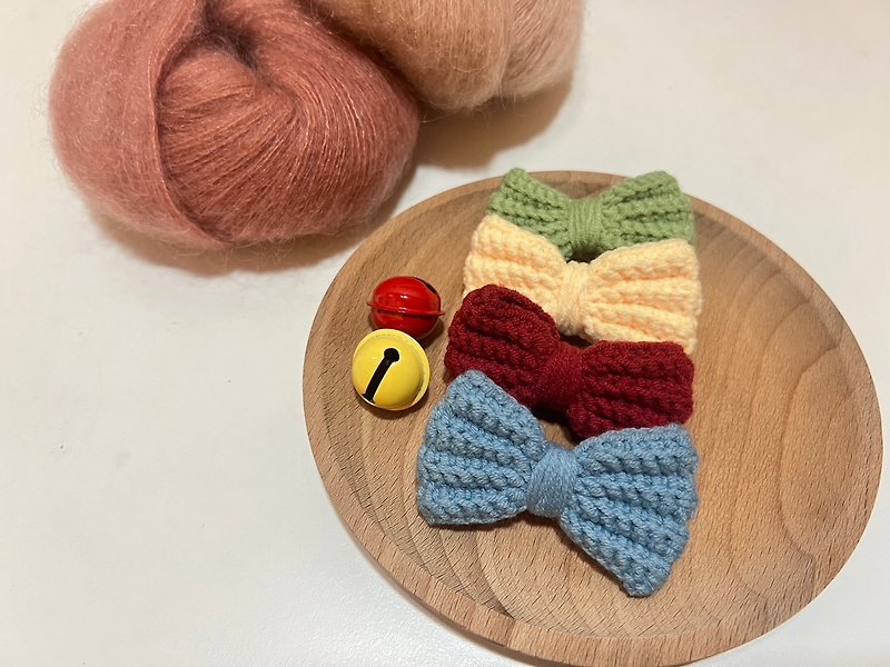 Purely handmade wool crochet-bow hairpin - Hair Accessories - Cotton & Hemp Multicolor