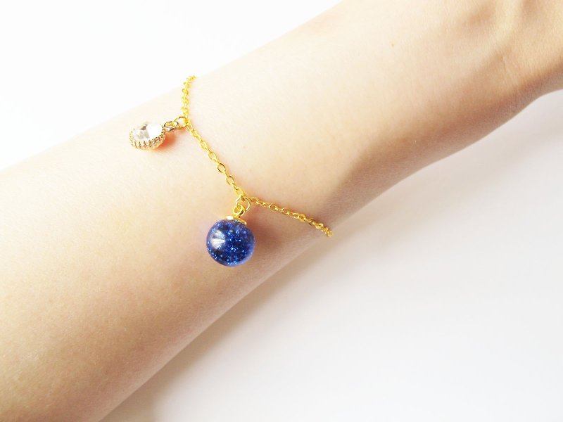 ＊Rosy Garden＊ blue glitter with water inisde glass ball bracelet - Bracelets - Glass Blue