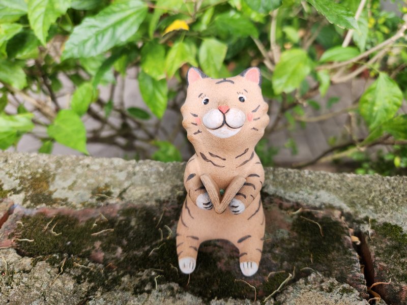 tiger who loves to read - Stuffed Dolls & Figurines - Pottery 