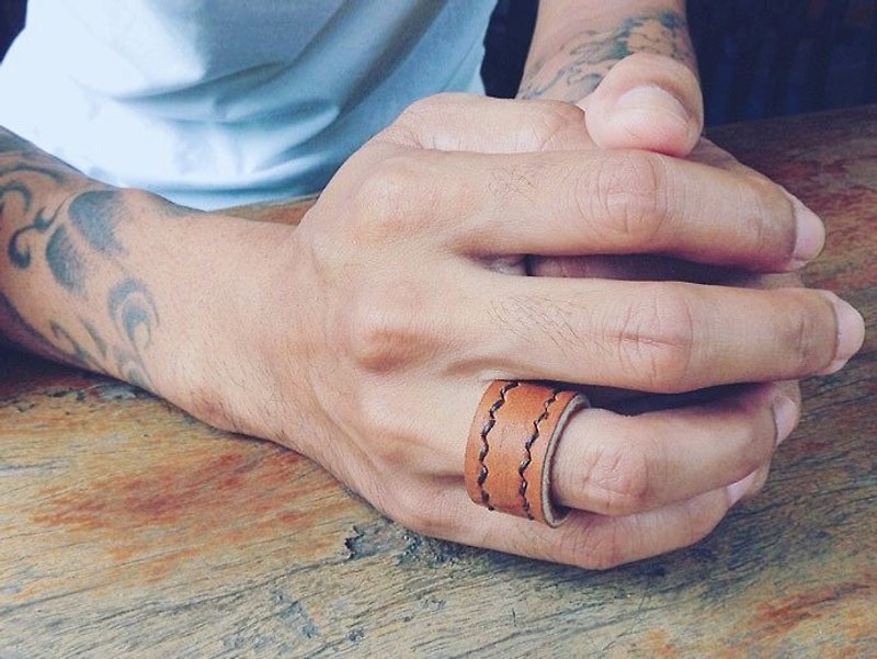 His & Her Double-line-stitched leather rings. Couple Rings (Set of 2). - 戒指 - 真皮 