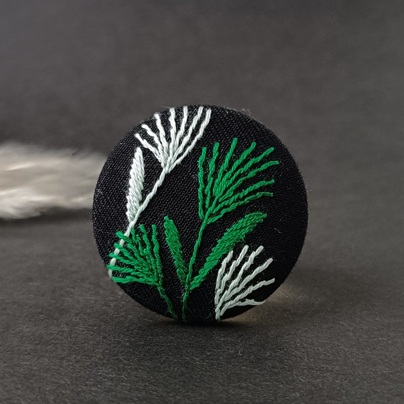 秋の夜長のすすき刺繍ブローチor刺繍ヘアゴム - 胸針 - 棉．麻 綠色