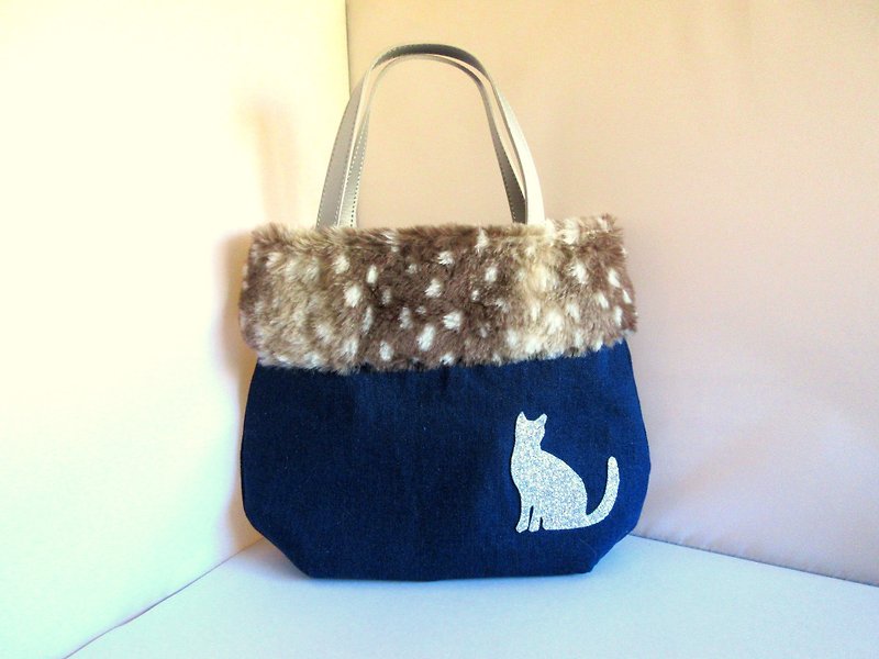 Eco-fur sparkling cat tote bag　 denim - กระเป๋าถือ - ผ้าฝ้าย/ผ้าลินิน สีน้ำเงิน