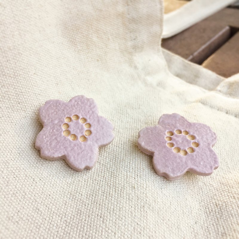 A safety pin of Cherry blossom pottery - Badges & Pins - Pottery Pink