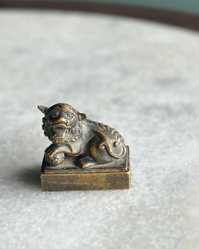 日本帶回 老件 瑞獅戲球 長方黃銅印 - 擺飾/家飾品 - 銅/黃銅 