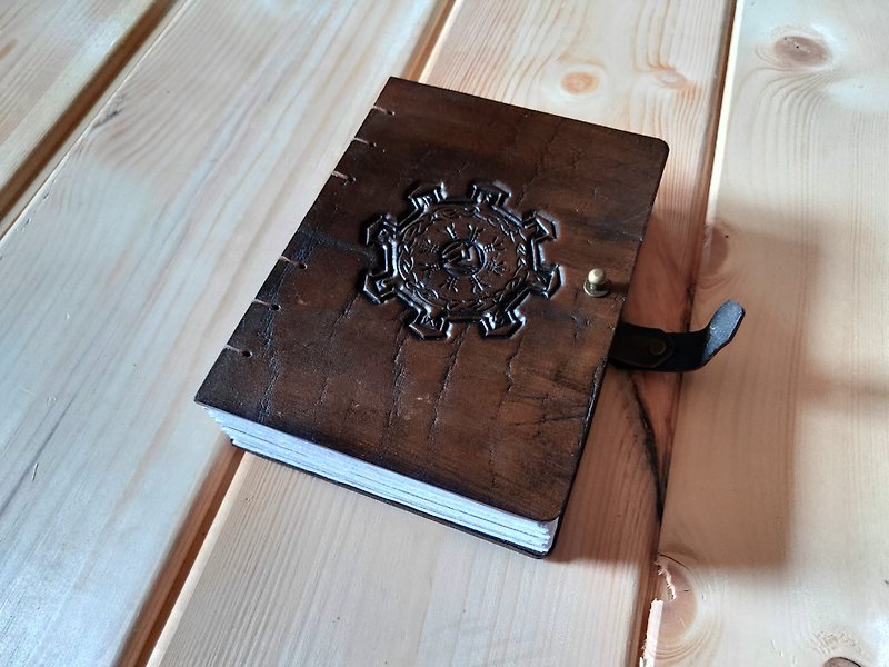 หนังแท้ สมุดบันทึก/สมุดปฏิทิน สีนำ้ตาล - A6 Size, Coptic Binder, Runic Journal, Brown Leather Witchcraft Journal