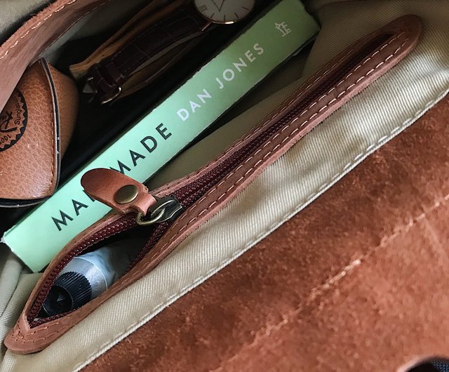 チョコレートブラウンカラーのスモールレザーバックパック、2つの