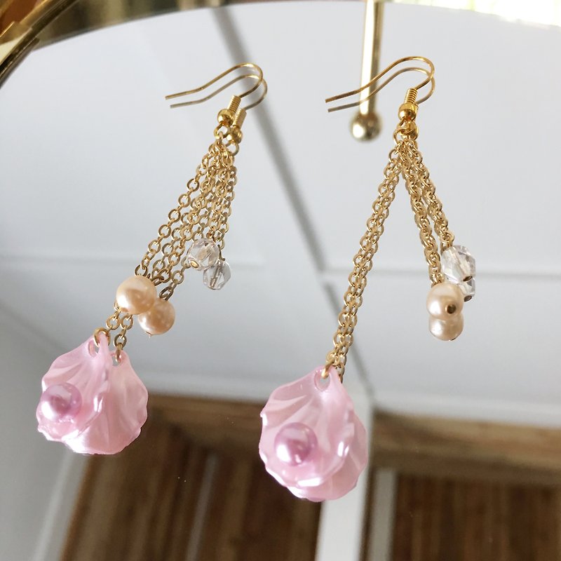 Shellfish and chain earrings vol.5 - ピアス・イヤリング - プラスチック ピンク