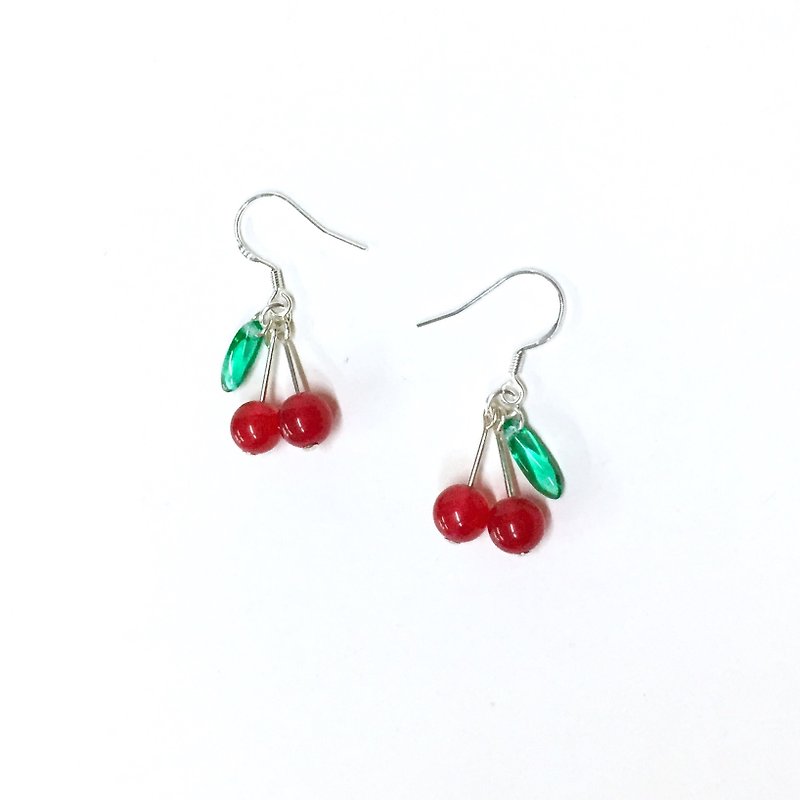 【Ruosang】Little cherry (silver version). lolita style. Hand made earrings - ต่างหู - เครื่องเพชรพลอย สีแดง