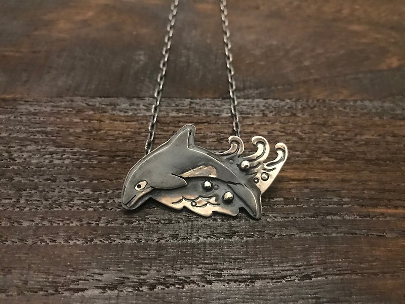 Lively and mischievous little killer whale - Necklaces - Other Metals Blue