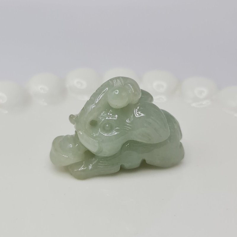 Fine oil green elephant pendant | Natural Burmese jade A grade jadeite - สร้อยคอ - หยก 