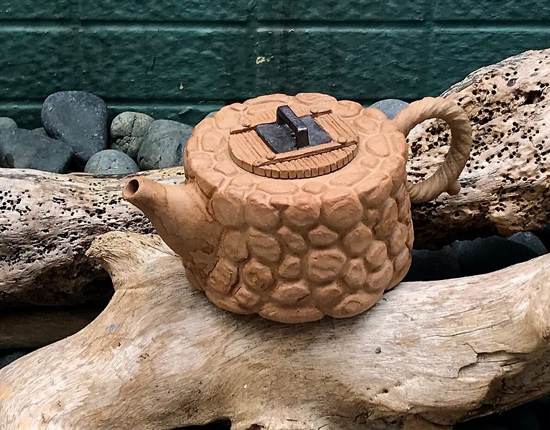 Hand Pinch Pottery Ancient Creative Teapot - ถ้วย - ดินเผา หลากหลายสี