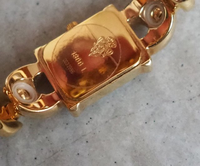 【美品】GUCCI 2400lL オーバル型金属ベルト時計 美品】GUCCI 2400lL オーバル型金属ベルト時計 GUCCI グッチ