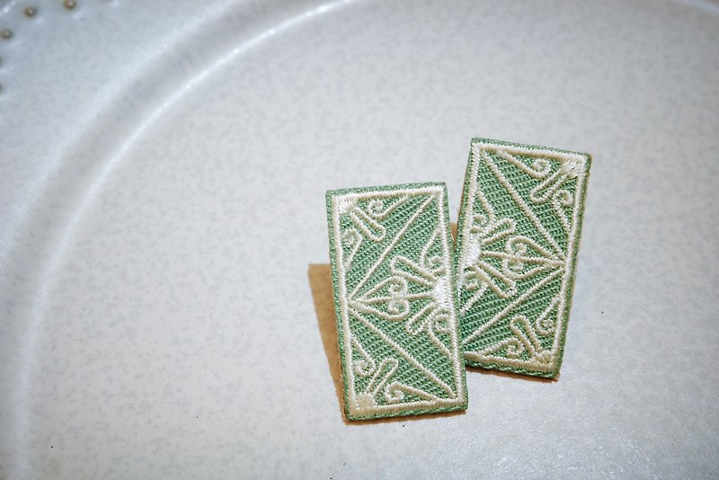 [Embroidery accessories] Flower lover-green - Earrings & Clip-ons - Cotton & Hemp Green