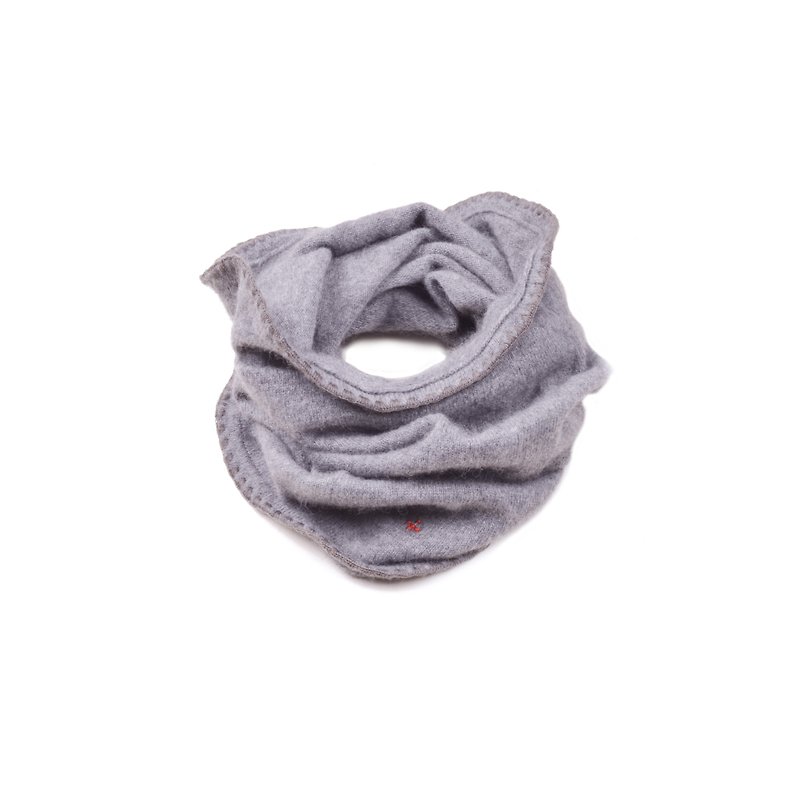 oqLiq - Display in the lost - Shell Embroidery Thread Hood Scarf (Gray) - Scarves - Wool Gray
