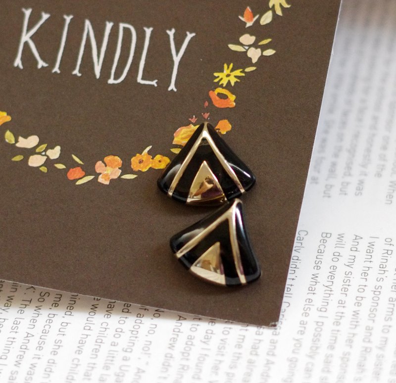 Antique gold pop style triangle black gold enamel needle earrings P492 - ต่างหู - โลหะ สีทอง