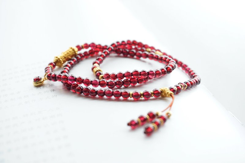 天然純淨體酒紅石榴石手鏈三圈搭配925銀時來運轉開運符 平安喜樂 - 手鍊/手環 - 玉石 