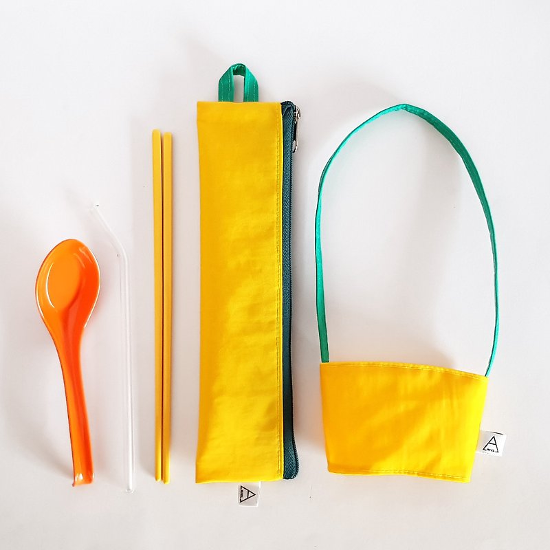 Eat more fruits and vegetables good health / environmental protection tableware bag + drink bag banana pumpkin - Beverage Holders & Bags - Other Materials Yellow