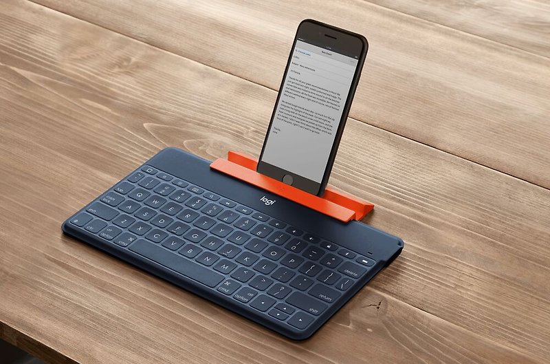 Keys-to-Go Ultra Slim Keyboard with iPhone Stand (Pink / Blue) - อุปกรณ์เสริมคอมพิวเตอร์ - พลาสติก สึชมพู