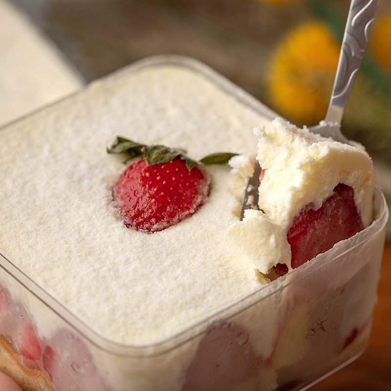 Fruit Treasure Box│ Strawberry/Fremont 2 Flavor (Frozen Shipment) - Cake & Desserts - Fresh Ingredients Multicolor
