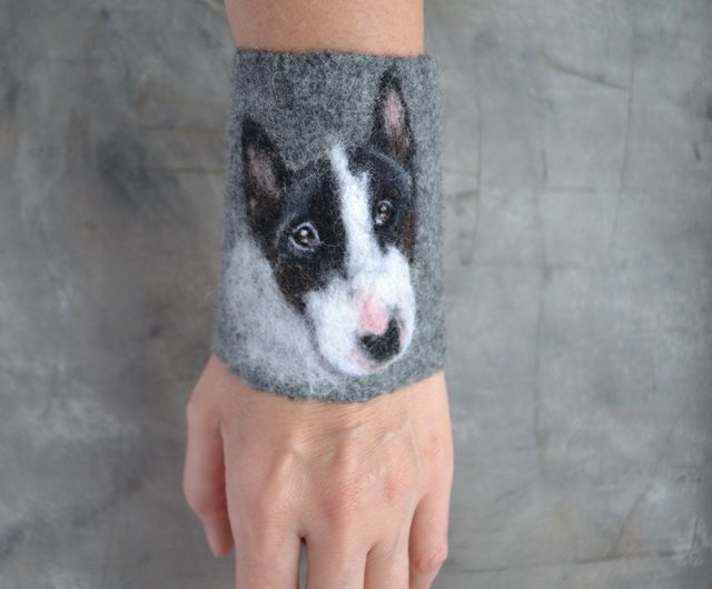 パーソナライズされたペットの犬の肖像画フェルトウールのリストカフカスタムリストバンドペットの損失 ショップ Feltedclouds ブレスレット Pinkoi