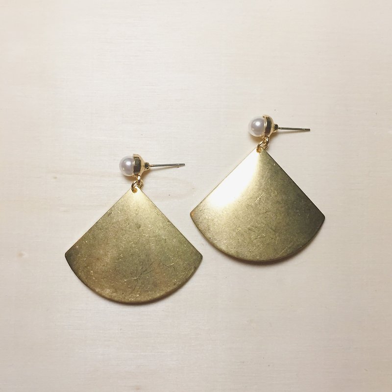 Pearl large fan earrings - ต่างหู - ทองแดงทองเหลือง สีทอง