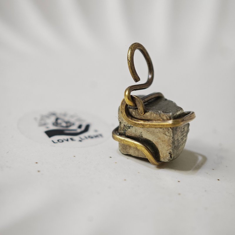 黃鐵礦原礦項鍊 黃銅手作 - 項鍊 - 銅/黃銅 金色