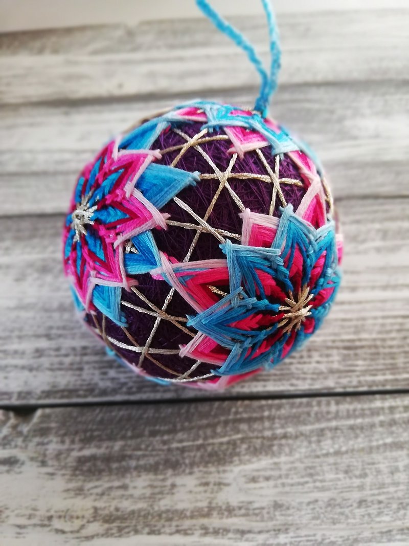 手まりボール、色糸、刺繡、手作り、新築祝いギフト、インテリアボール、クリスマスデコレーション - 置物 - 刺しゅう糸 多色