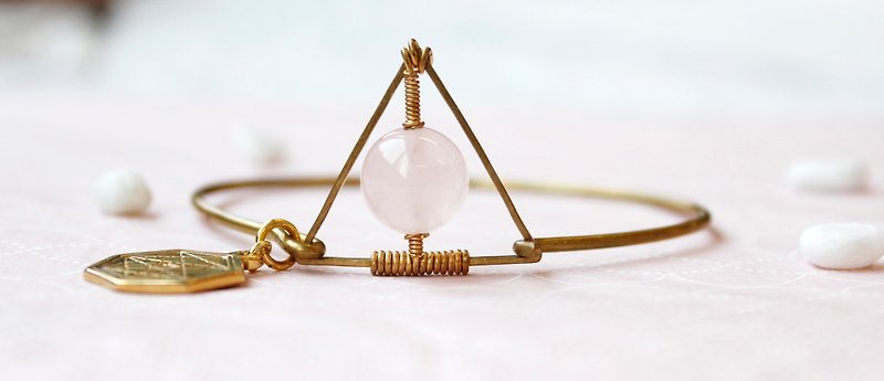 Myth*NEW*Triangular Pink Crystal Bronze Young Bracelet - สร้อยข้อมือ - เครื่องเพชรพลอย สึชมพู