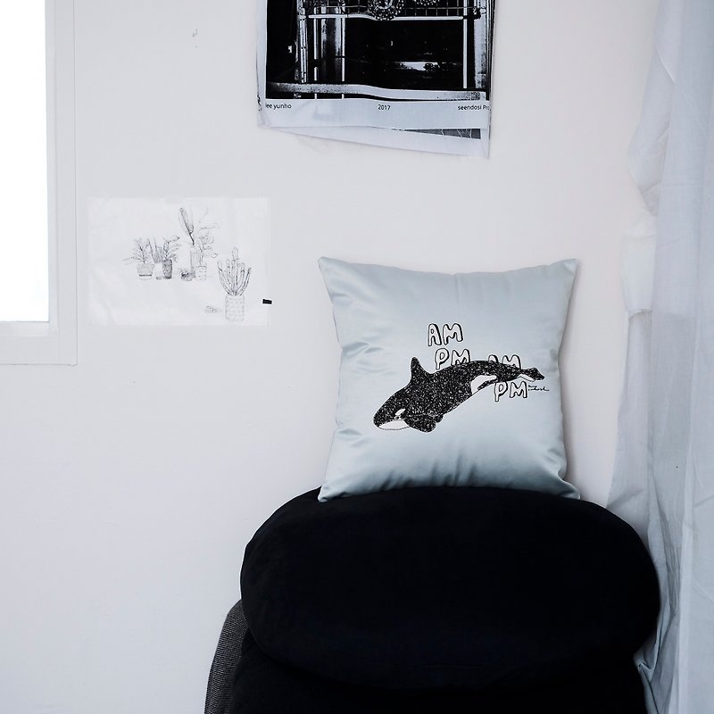 Killer whale pillowcase does not contain pillow - หมอน - เส้นใยสังเคราะห์ สีน้ำเงิน