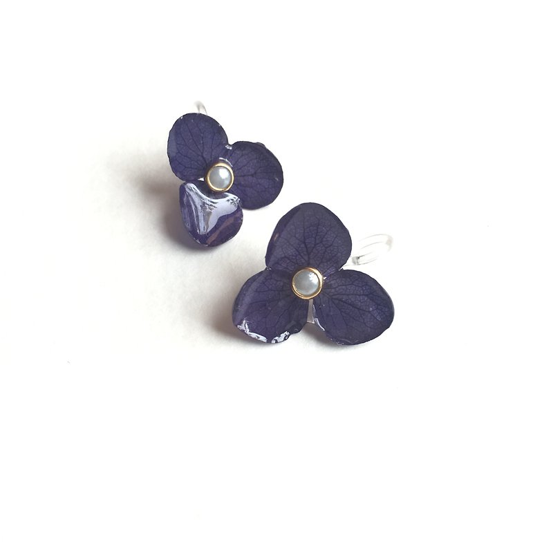 Three-dimensional dry flower :: Hydrangea earrings Clip-On - Earrings & Clip-ons - Plants & Flowers Blue