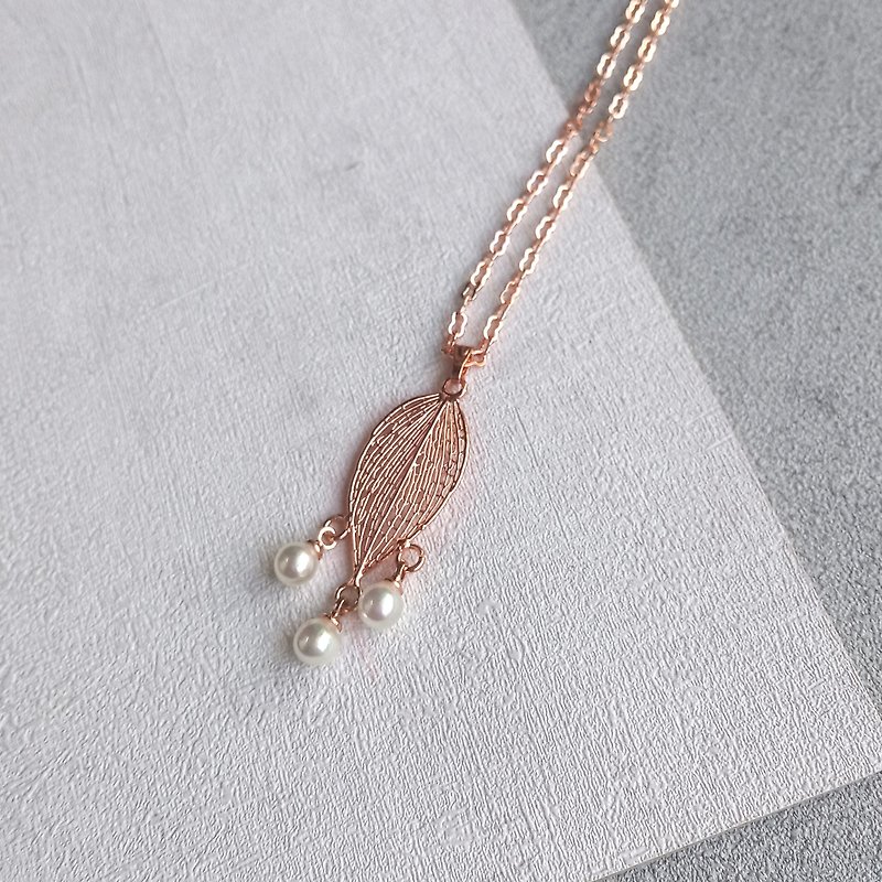 [Made of pure leaf veins] Precious and precious necklace - สร้อยคอ - โลหะ สึชมพู