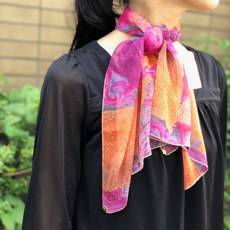 Ballett A cute chiffon mini scarf with a paisley pattern in pastel colors. Made in Japan. Washable at home. - ผ้าพันคอ - เส้นใยสังเคราะห์ สีส้ม