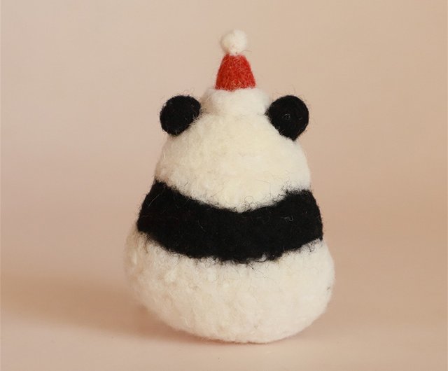 羊毛フェルト★クリスマスパンダキーホルダー 羊毛フェルト手作りクリスマスパンダ華花動物園かわいい漫画動物