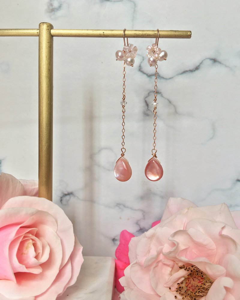 Handmade earrings, cherry blossoms, pink shells, rose gold - ต่างหู - เปลือกหอย สึชมพู