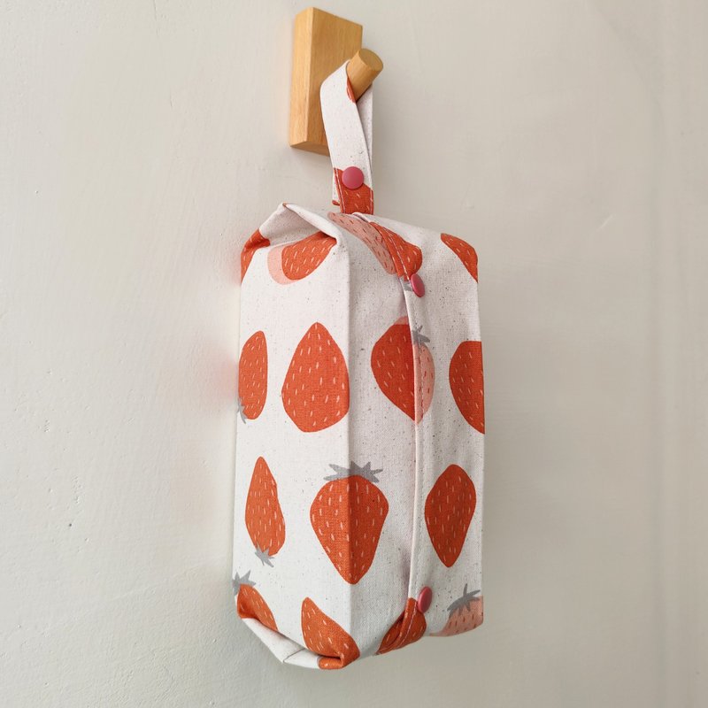 Hanging facial tissue cover/toilet paper cover = Taiwan cotton cloth = strawberry fruit - กล่องทิชชู่ - ผ้าฝ้าย/ผ้าลินิน 