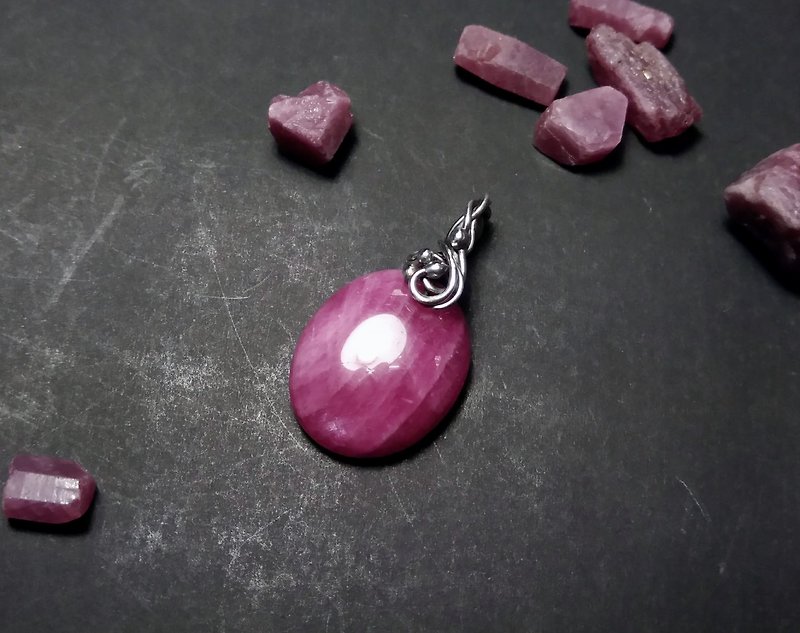 Ruby silver wrapped around the fall - Necklaces - Gemstone Red