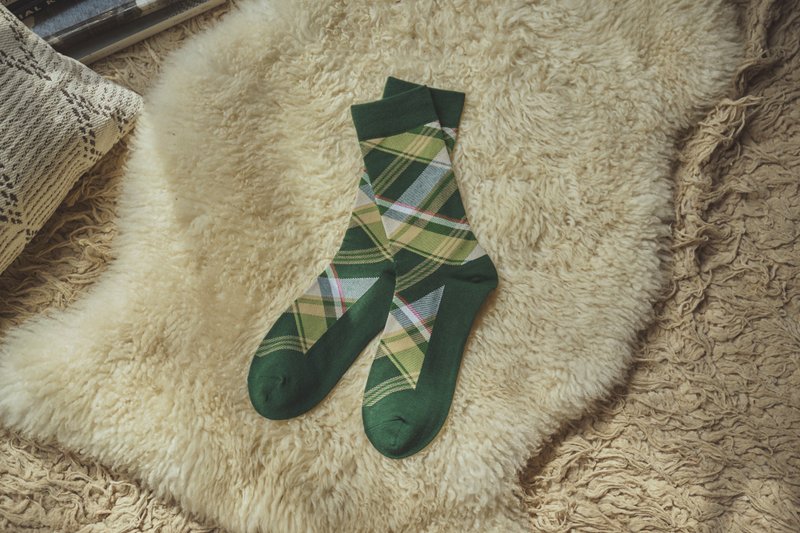 Tartan Scottish Check Gentleman Socks Coniferous Green - ถุงเท้า - ผ้าฝ้าย/ผ้าลินิน สีเขียว