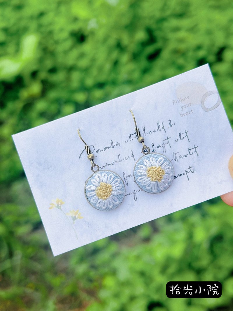 embroidered earrings - ต่างหู - ผ้าฝ้าย/ผ้าลินิน 