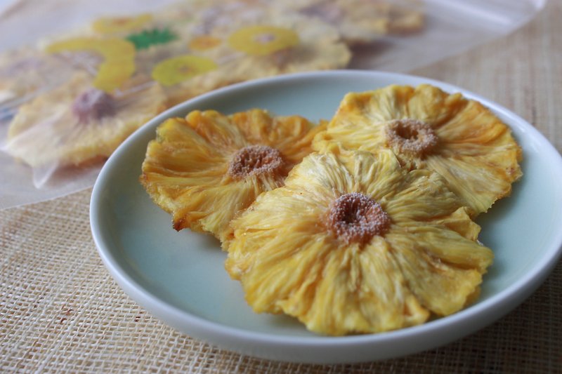 Native and native_Dried pineapple flowers and fruits (no sugar added) - ผลไม้อบแห้ง - อาหารสด 