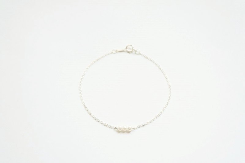 ::Girl Series :: Sterling Silver Mini Pearl (3 pieces) Shimmering Silver Bracelet Revised (3.0) - สร้อยข้อมือ - เงินแท้ 