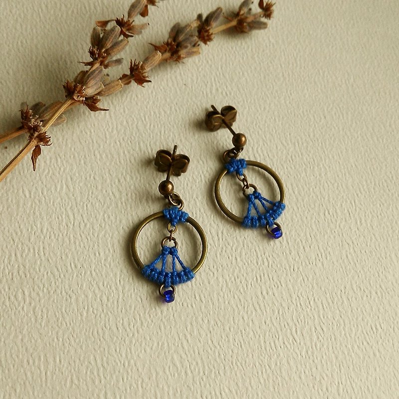 Deco rope earrings sapphire elegant simple macrame can change the ear clip structuralism - ต่างหู - ผ้าฝ้าย/ผ้าลินิน สีน้ำเงิน