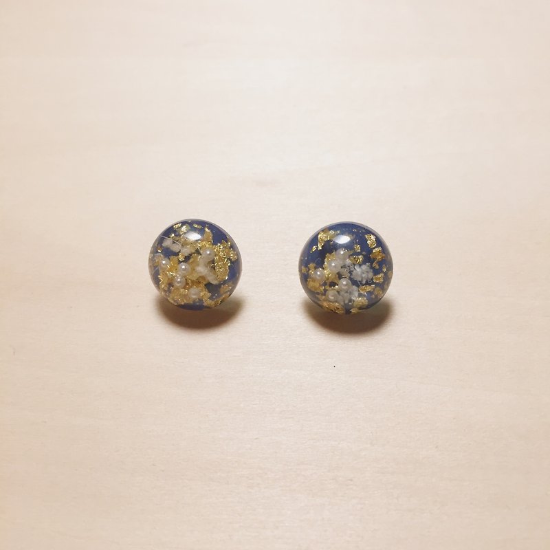 復古灰藍金箔珍珠丸子耳環 - 耳環/耳夾 - 樹脂 藍色