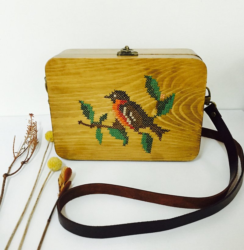 元森手作純手工刺繡木包系列秘密花園之鳥鳴 - 側背包/斜孭袋 - 木頭 咖啡色