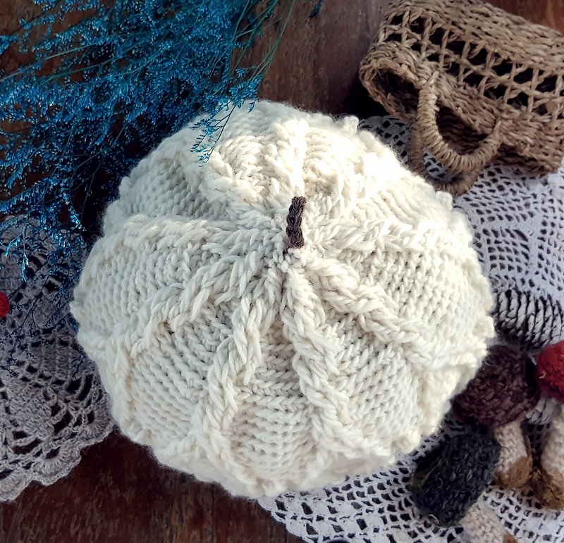 ChiChi Handmade-Twisted Belle Beanie-Knitted Woolen Hat - หมวก - ขนแกะ ขาว