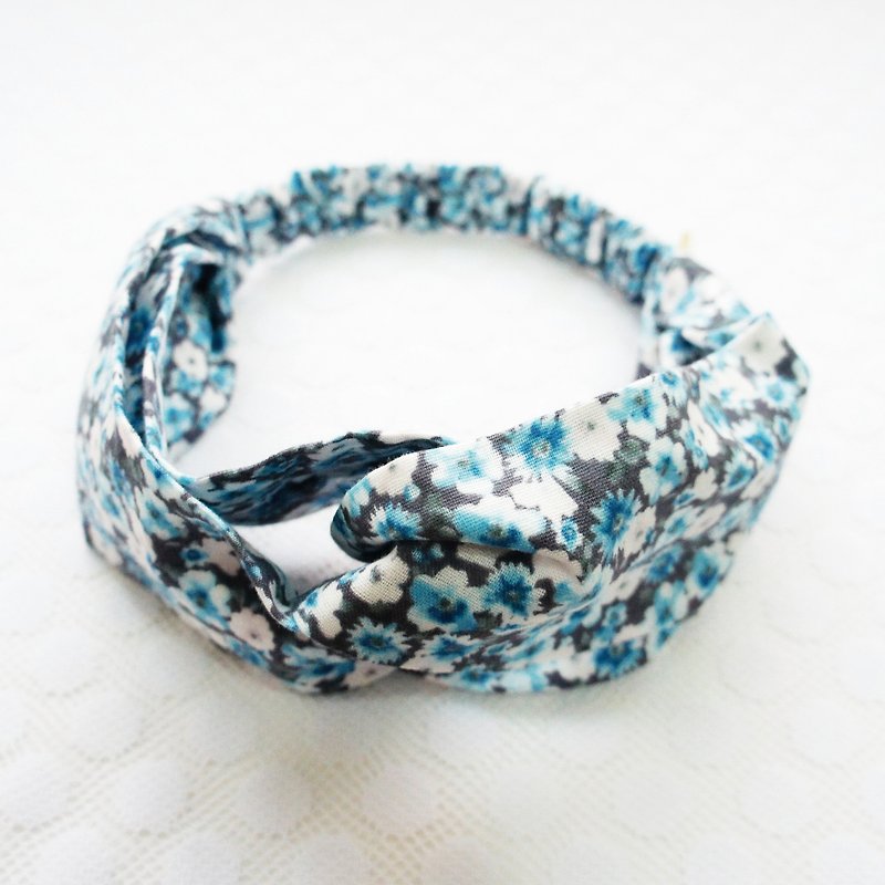 Lovely [Japanese double yarn] blue floral butterfly elastic headband, hair ring - เครื่องประดับผม - ผ้าฝ้าย/ผ้าลินิน สีน้ำเงิน