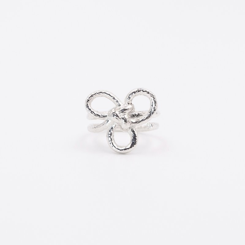 Three-petal rosette ring - แหวนทั่วไป - เงินแท้ สีเงิน